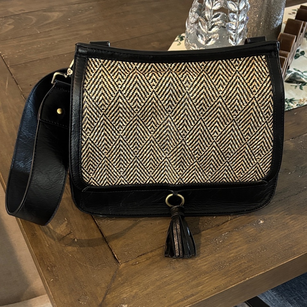 Jen & Co. Bailey Vegan Crossbody Black with Straw Material Contrast